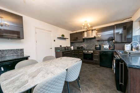 TOPCLIFFE FOLD MORLEY LEEDS LS27 9AY - Photo 2