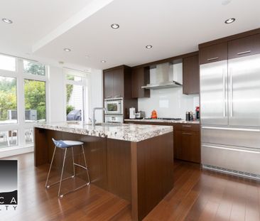 2559 Highgrove Mews, West Vancouver - Photo 3