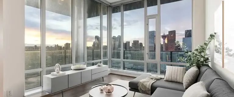 Luxury 2 bedroom on 32nd floor with amazing view (Victoria Park train station) | 3201 - 210 15 Ave SE, Calgary - Photo 1