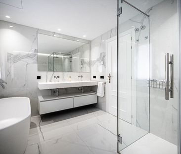 Townhouse in Nueva Andalucía - Photo 2