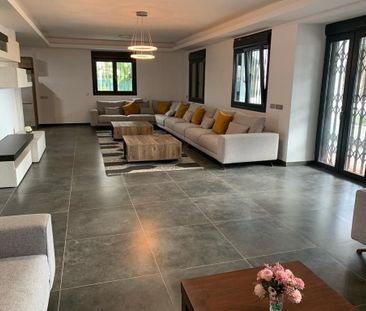 Luxury 6 room Detached House for rent in Marbella, Andalusia - Photo 3