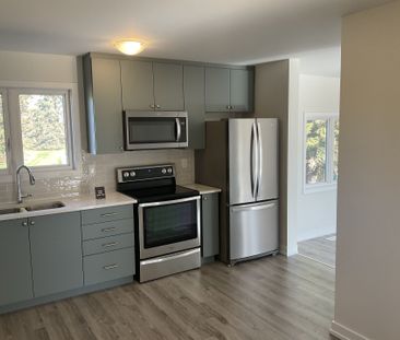 For Lease - 124 Squire Drive Unit# A, Ajax, Ontario - Photo 3