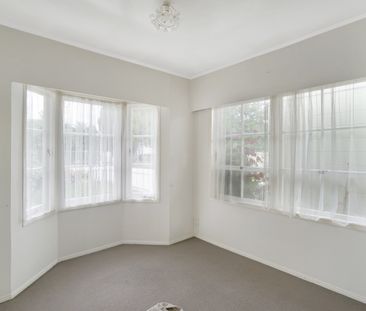 Fresh, Bright & Perfectly Located - Photo 6