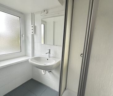 WG fähig: Attraktives 2,5-Zimmer-Domizil in Kapellenstraße: Neu san... - Photo 3