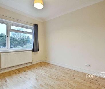 Newtown Road, Denham, Uxbridge, Buckinghamshire, UB9 - Photo 5