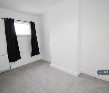 4 bedroom terraced house to rent - Photo 3
