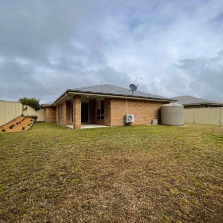 30 Royce Crescent - Photo 2