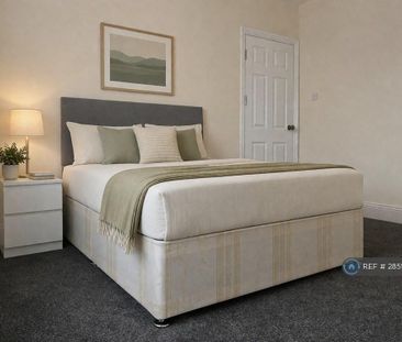 1 bedroom in a house share to rent - Photo 4