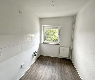 Frisch SANIERTE 3-Zimmer-Wohnung mit BALKON und Blick ins Grüne!! - Photo 3