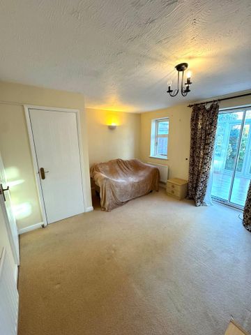 2 bedroom end of terrace house to rent - Photo 2