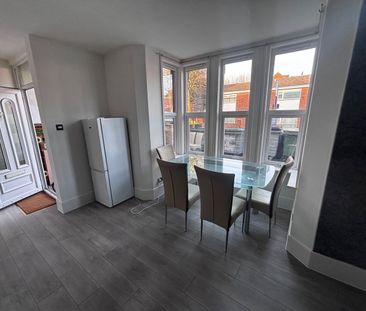 1 Bed Flat, Biscot Road, LU3 - Photo 1