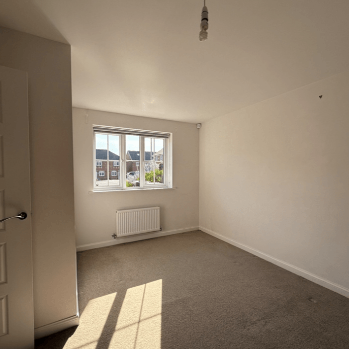 3 bedroom flat to rent - Photo 1