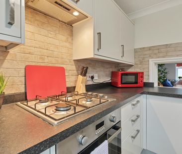 3 Bed Terraced House, Bristol Road, BN2 - Photo 6
