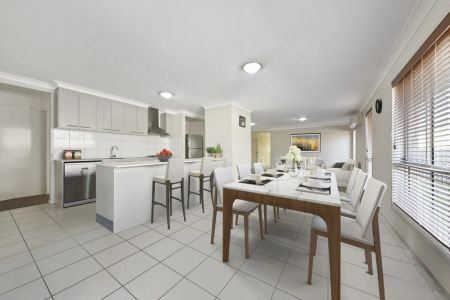 Family-Friendly Living Close to Schools, Shops & Parks - Photo 2