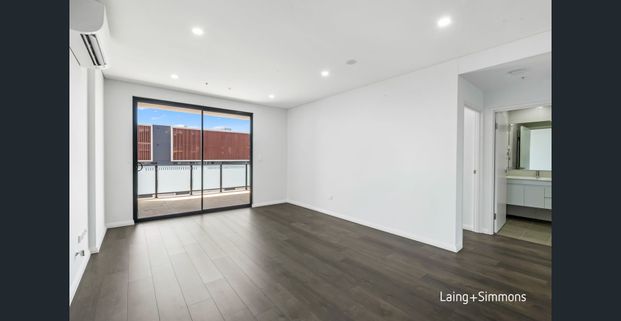 Modern 2-Bedroom Apartment - Photo 1