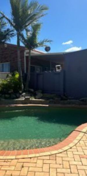 Spacious 3-Bedroom Home with Pool & Double Garage in Rutherford - Photo 1
