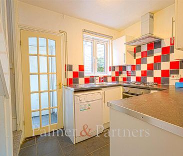 2 bedroom terraced house to rent - Photo 2