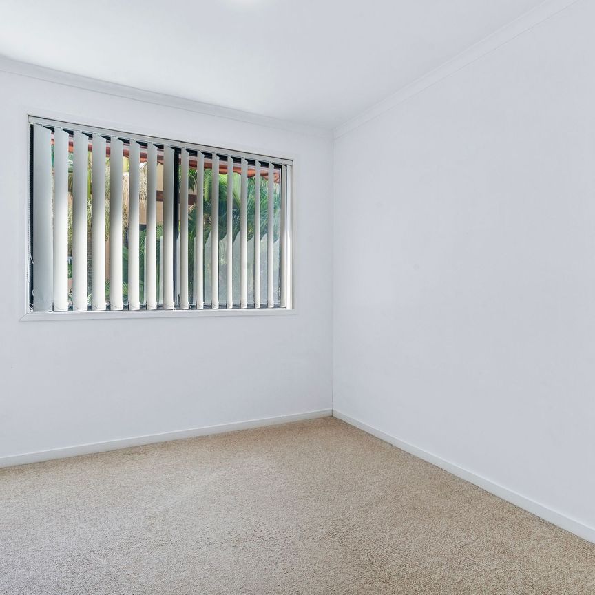 Cosy Apartment in the Heart of Broadbeach Waters - Photo 1