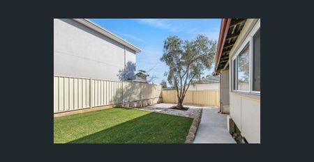 Charming three bedroom refurbished home - Photo 4