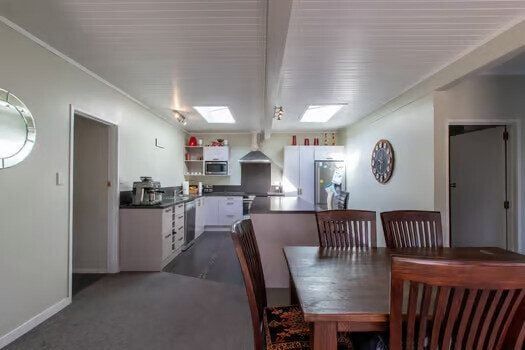 Charming 3BR Mount Eden Retreat - Photo 1