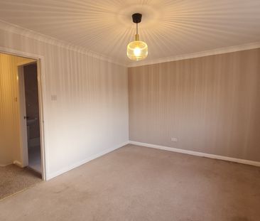 Cedar Walk, Pontefract, Featherstone - Photo 3