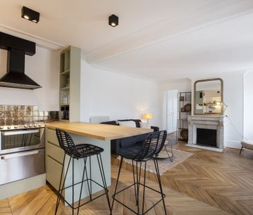 Appartement à louer rue Pierre Fontaine, Paris 9ème - Photo 2