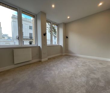 2 Bed Flat, Carlton Crescent, SO15 - Photo 2