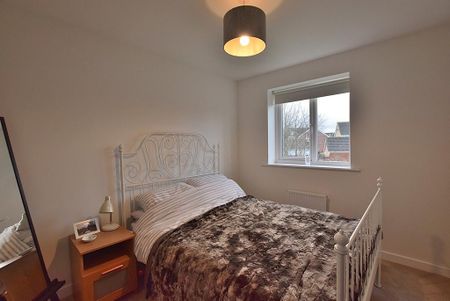 4 bedroom detached house to rent - Photo 4