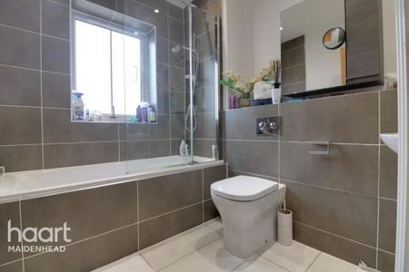 1 bedroom in a house share to rent - Photo 5