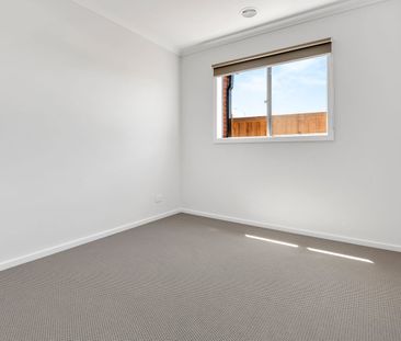 Family Home - Photo 4