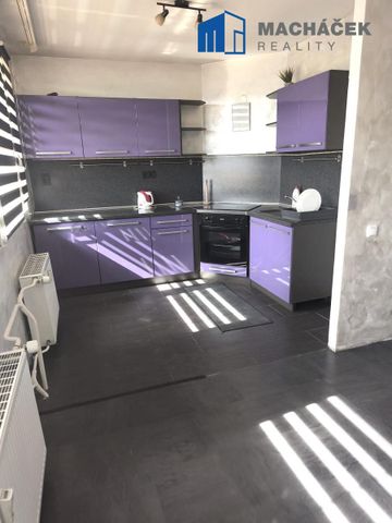 Pronájem bytu 2+1 53 m², Alejní , Teplice - Photo 2