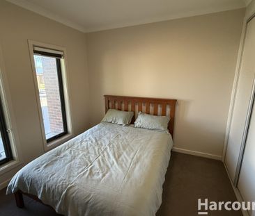 Stylish Family Home - Photo 3