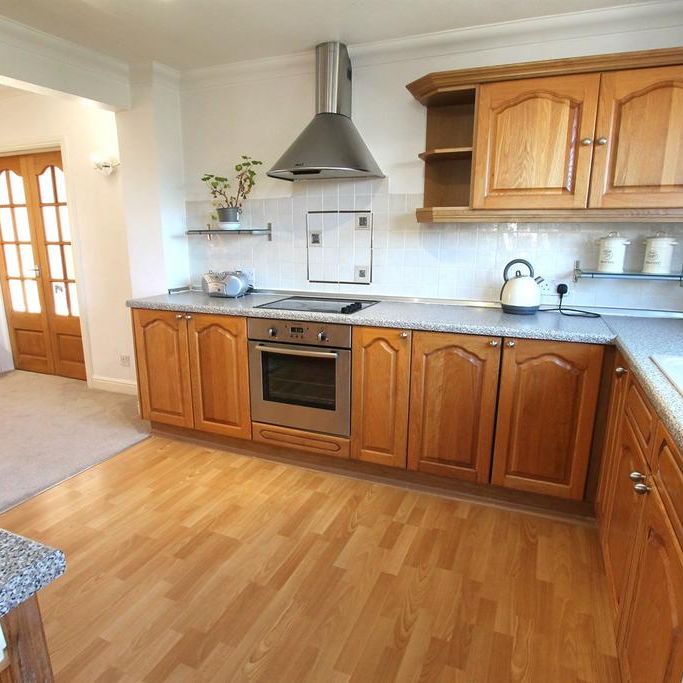 3 bedroom bungalow to rent - Photo 1