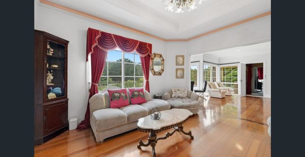 Earlwood Manor - Photo 1