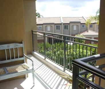 Modern 2BR Albany Apt with pools, spa and gym - Photo 6