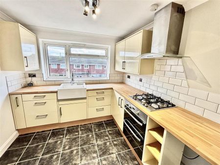 2 bedroom maisonette to rent - Photo 5