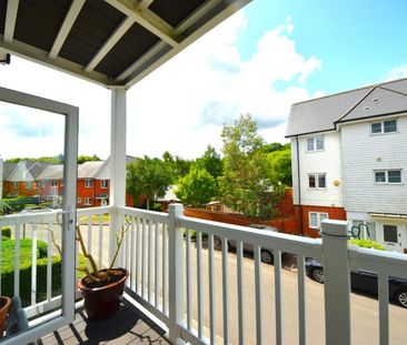 Sierra Road, High Wycombe, Buckinghamshire,HP11 - Photo 2