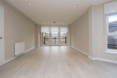 1 bedroom penthouse to rent - Photo 3