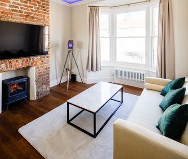 2 Bed Flat, Blatchington Road, BN3 - Photo 4