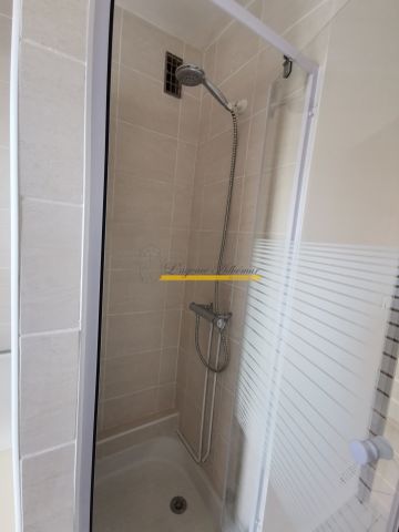 Location Appartement 3 pièces 56m² MONTELIMAR 26200 - Photo 2