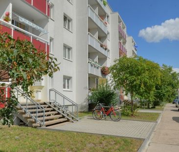 3 Zimmer / Aufzug / Dusche / Balkon / untapeziert - Photo 3