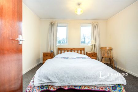 2 bedroom house to rent Hills Close, Great Linford, Milton Keynes, Buckinghamshire, MK14 - Photo 3