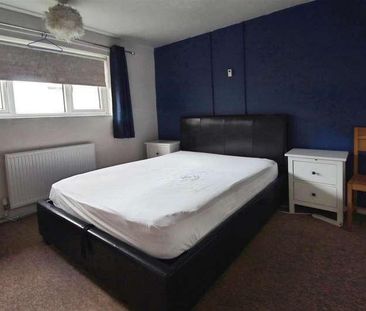 Lower Cippenham Lane, Slough, SL1 - Photo 1