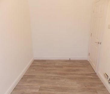 2 bed flat to rent on Ilkeston, Market Street, DE7 - Photo 1