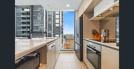 Secure, luxury apartment with features-PLUS an outstanding location - Photo 3