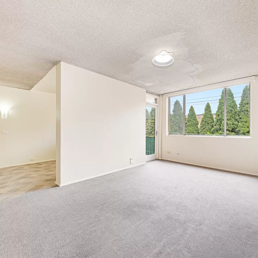 Apartment with 2 bedrooms, 1 bathroom & parking for 1 car - Photo 1