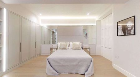 Elegant Two-Bedroom Mews Home in the Heart of Marylebone  W1 - Photo 3