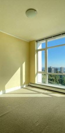 *Central Lonsdale with Spectacular Views* (Vista Place) - 2bed/2bath - Photo 1