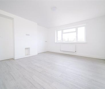 3 bedroom apartment to rent - Photo 4