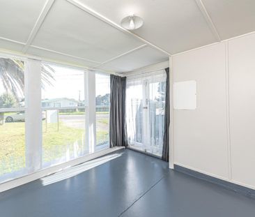 Character beach home - Photo 2